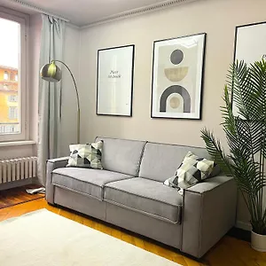  Apartment View Boutique